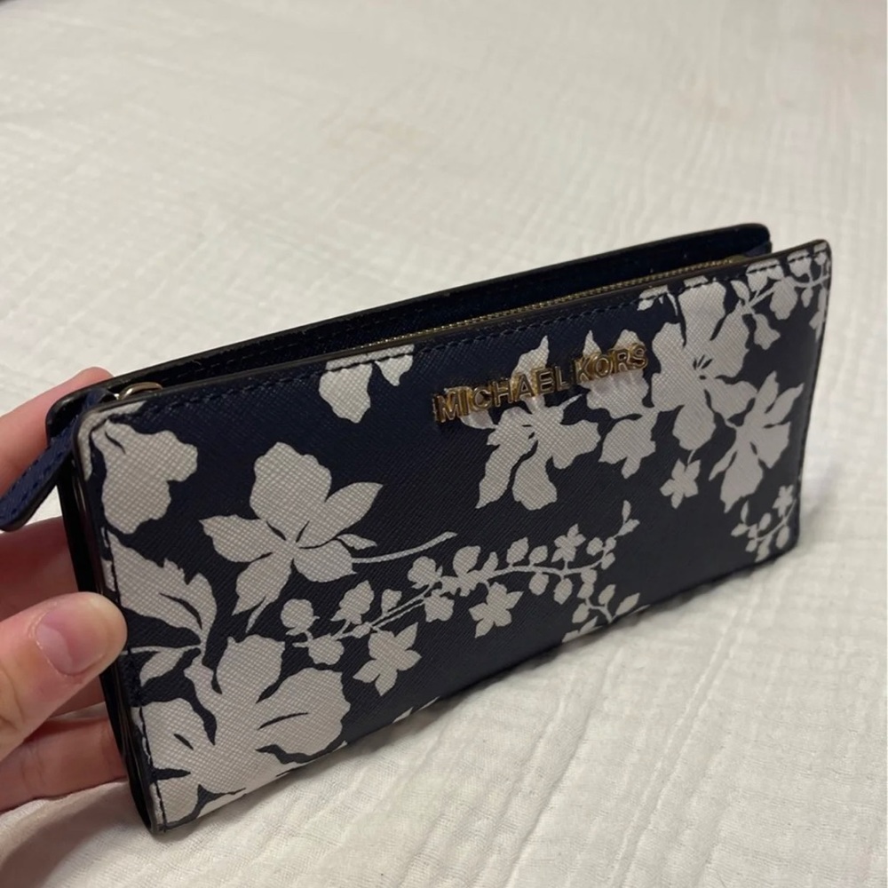 Michael kors blue floral wallet